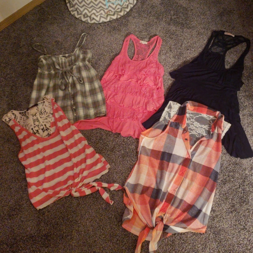 Bundle of cute tops all size medium